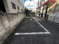 レオパレス愛風 駐車場