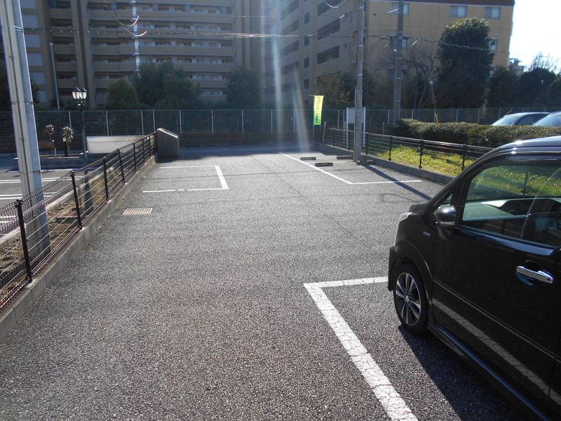 レオパレスＭＡＳＵＤＡⅢ 駐車場