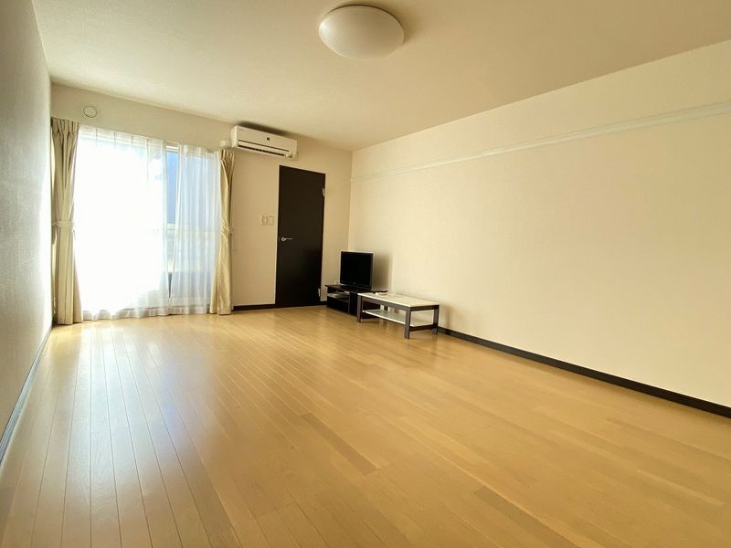 レオネクストシティーパレス２ 居間
