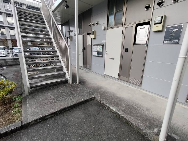 レオパレスパークサイド南熊本 エントランス