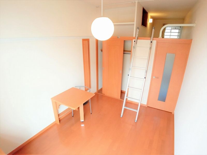 レオパレスＴＭＹ 居間