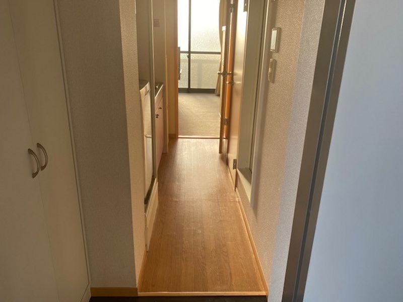 レオパレスＳ 玄関