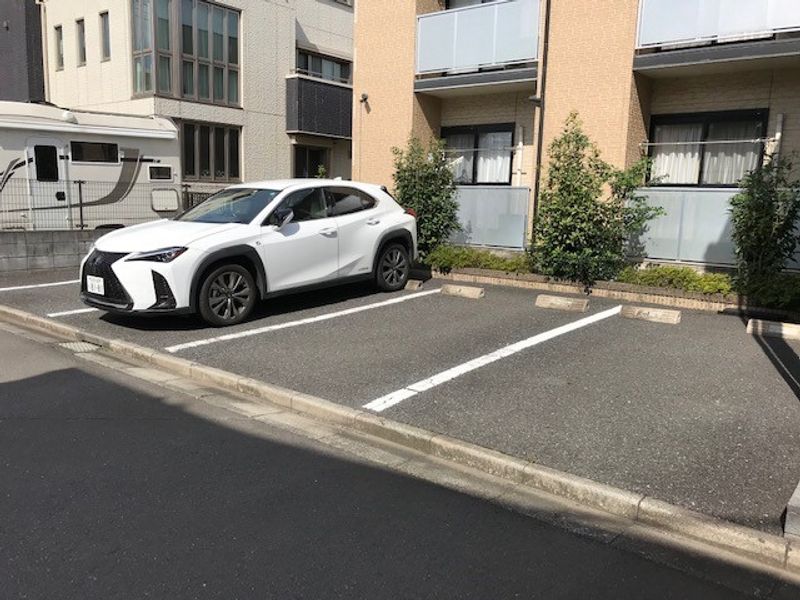 レオパレスウイローリバー 駐車場