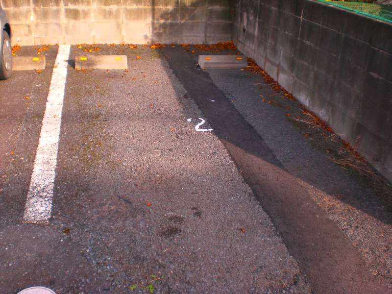 レオパレスラーク取手 駐車場