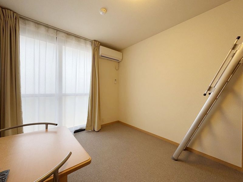 レオパレス庄内 居間