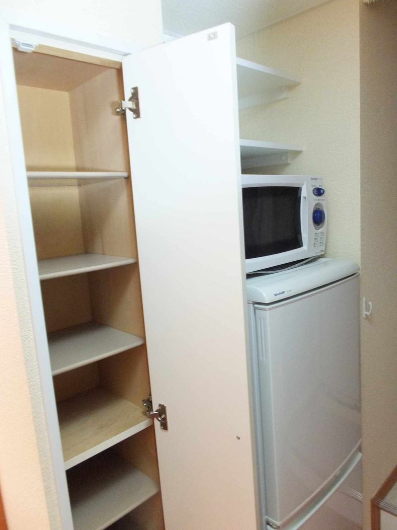 レオパレスリリー　オブザバレー 収納