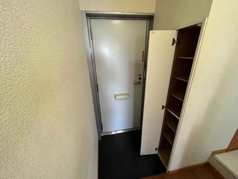 leopalace Cozy Court Entrance