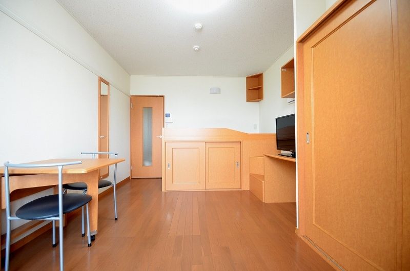 レオパレスｉ壱番館 寝室