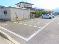 LEONEXT Etoile Nakamura II Parking lot