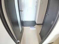 レオネクストセレーノ 玄関