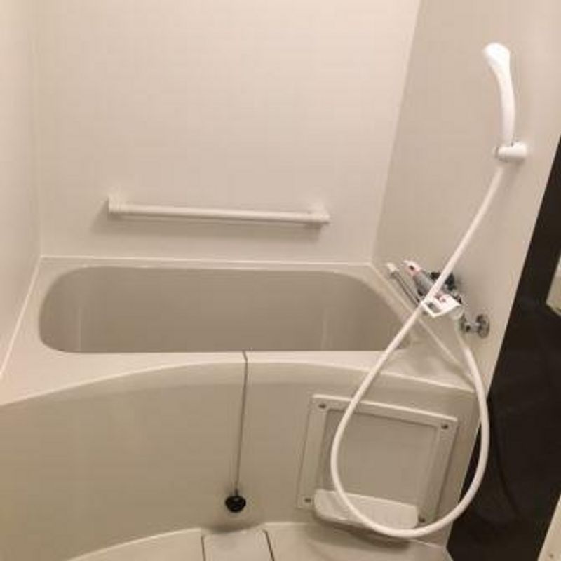 MIRANDA Isis Bathroom