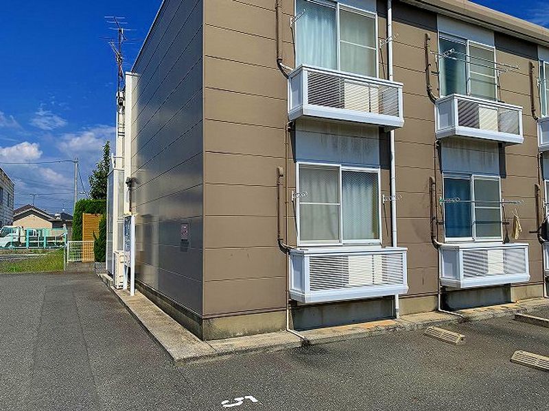 レオパレスすず 外観