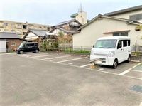 レオパレスエヴァ 駐車場