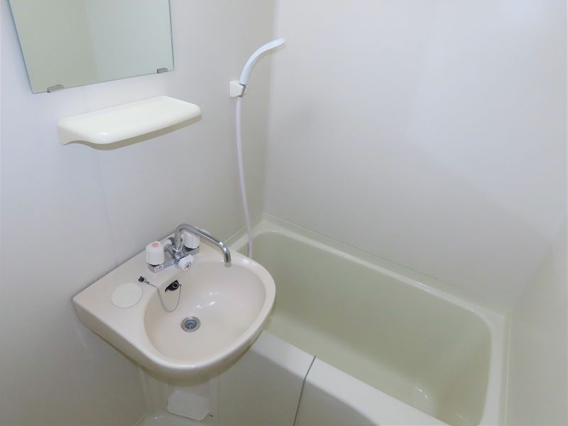 レオパレスアゼリア 風呂