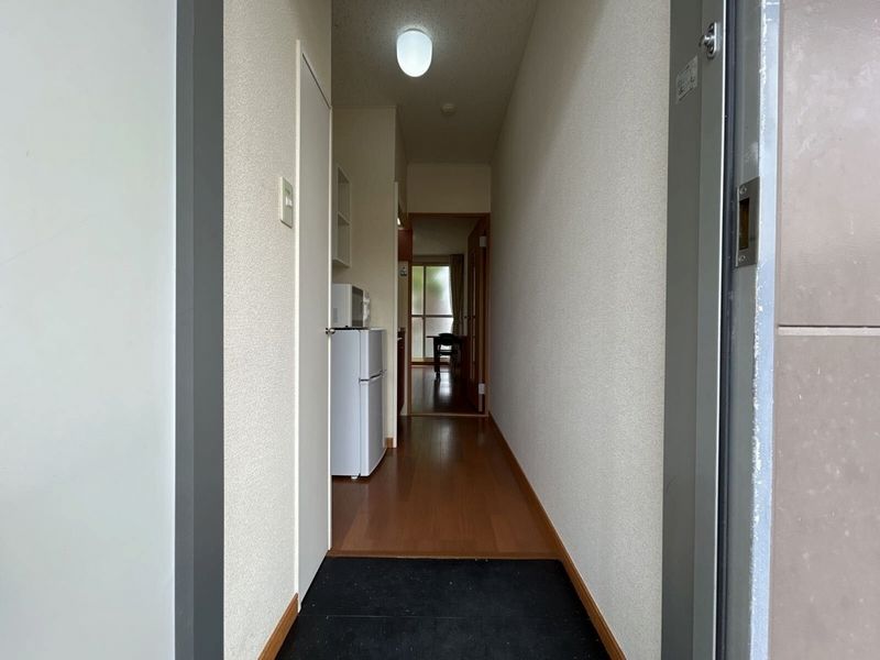 レオパレスブランドール 玄関