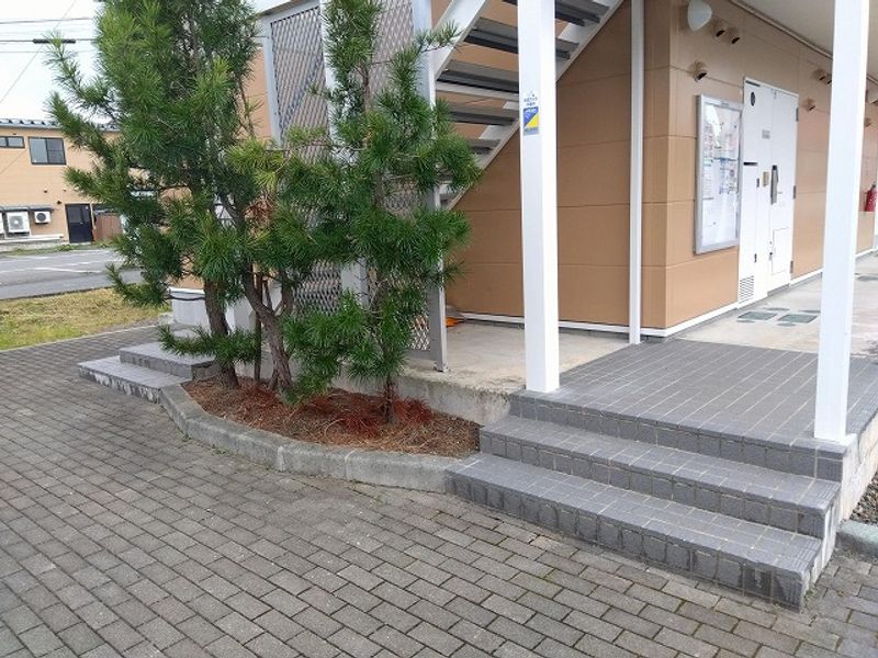 レオパレスベーネ エントランス