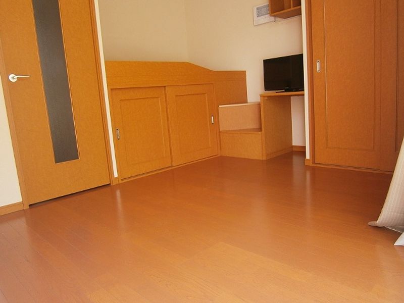 レオパレス和 居間