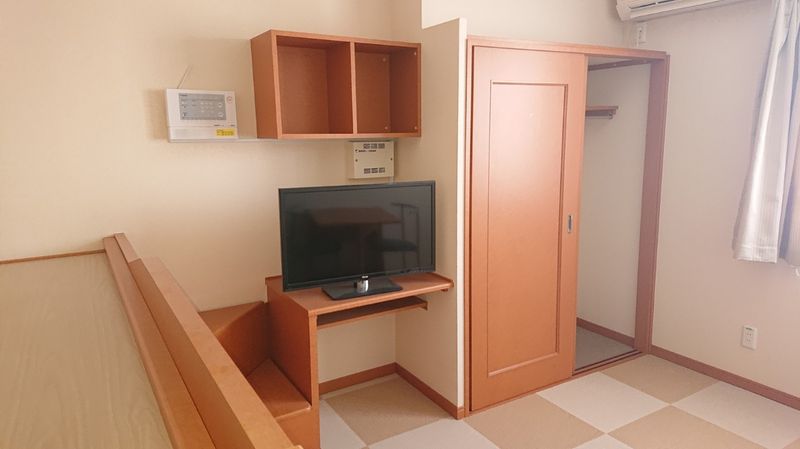レオパレスシャルマン久保田 居間