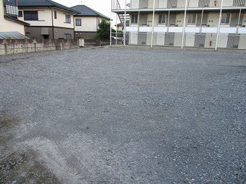 レオパレスプレミール 駐車場