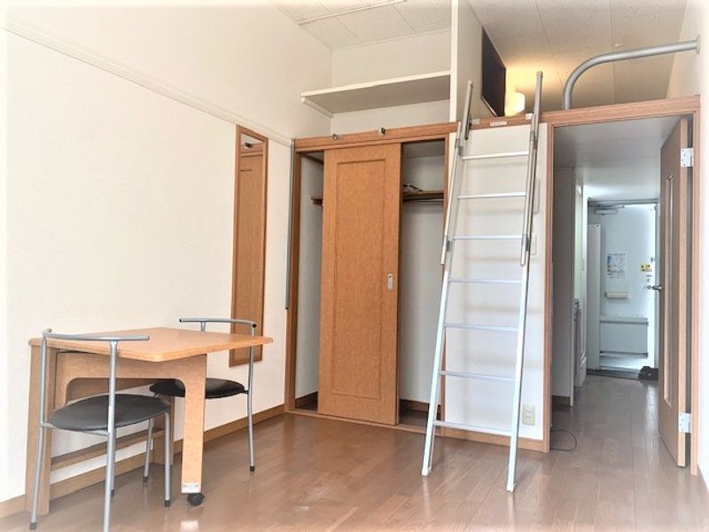 レオパレス湘南 居間