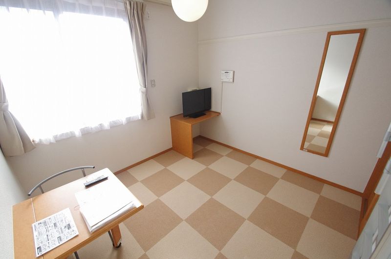 レオパレスＵ　Ｍ　Ｅ 居間