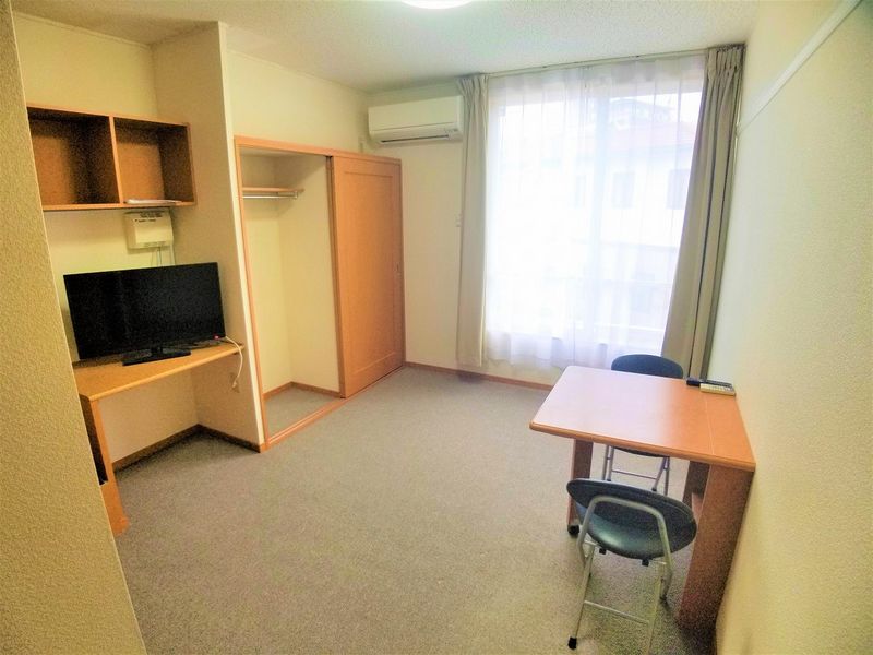 レオパレスグランデ 居間
