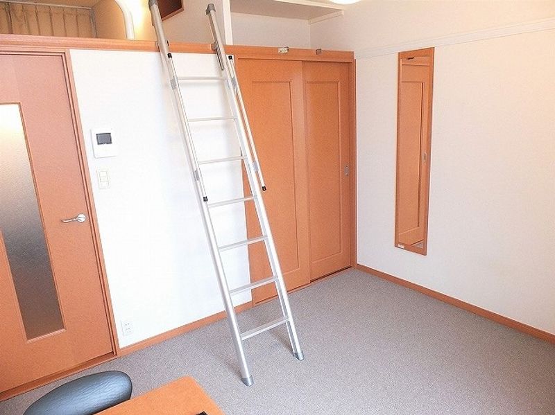 レオパレスブルースカイⅡ 居間