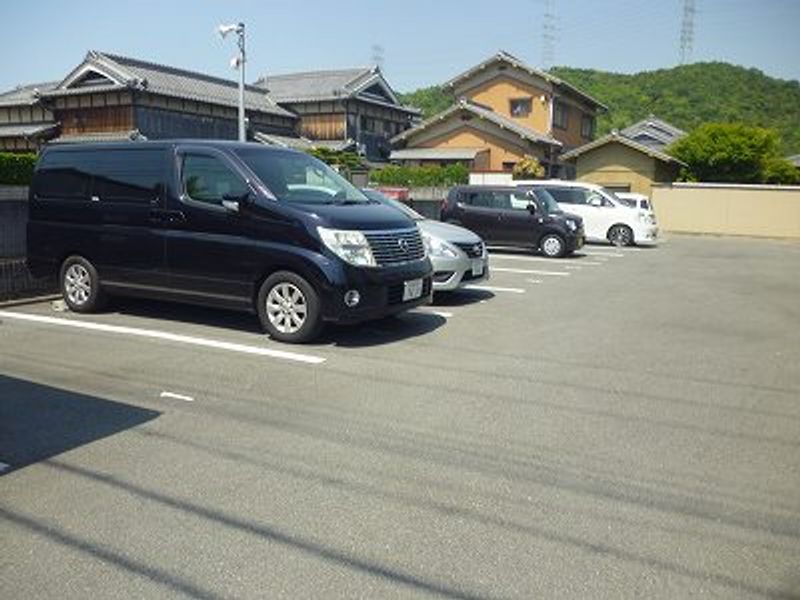 レオネクストＣｏｍｆｏｒｔ松風 駐車場