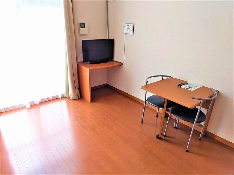 レオパレスパストラル 居間
