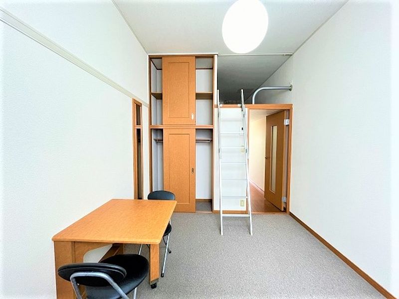 レオパレスロイヤルヒルズ．Ｍ 居間