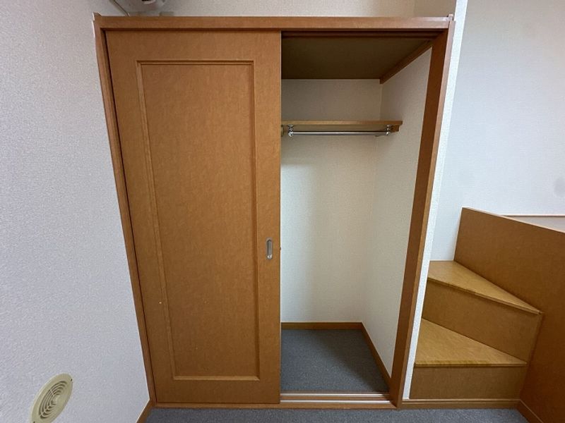 レオパレスグリーンリバー２ 収納