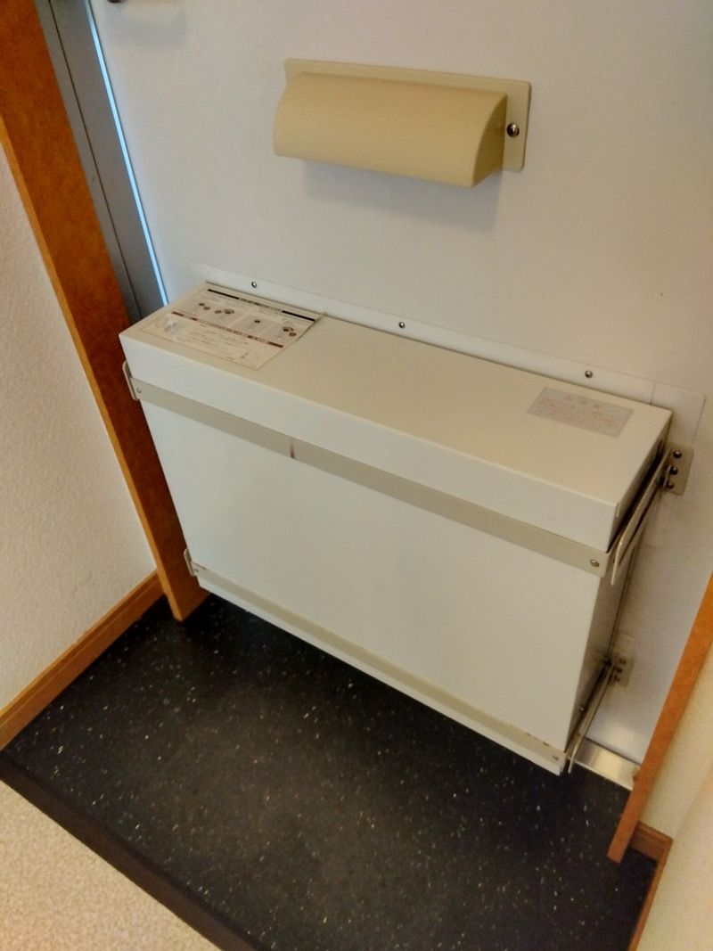 レオパレスすぐり 玄関