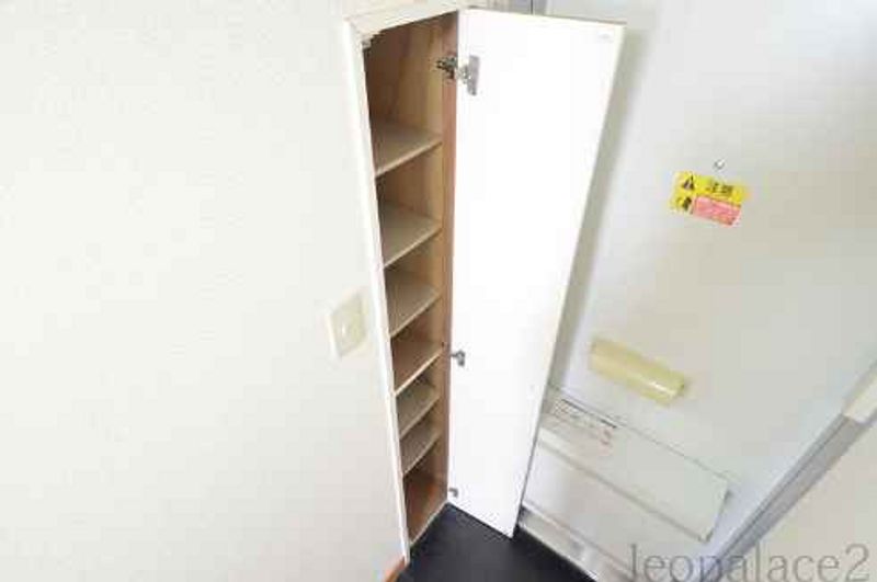 レオパレス東津田 玄関
