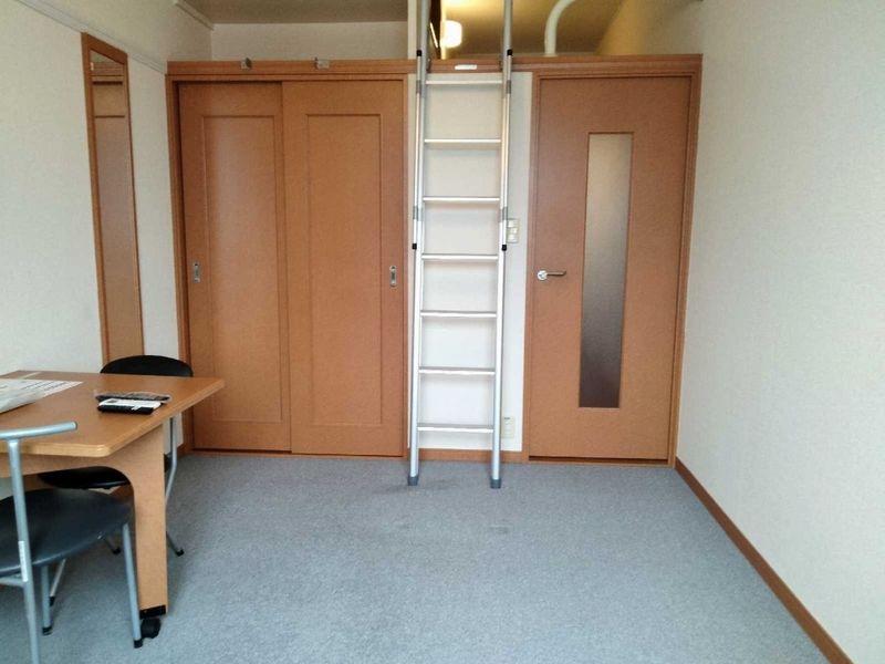 レオパレス彩東大宮 居間