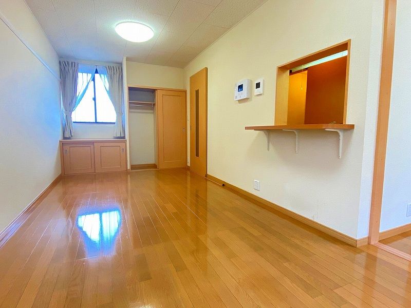 レオパレスグリーンヒル 居間