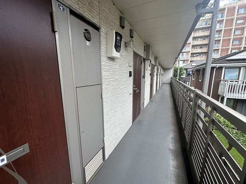 クレイノラ　メゾン根岸 エントランス