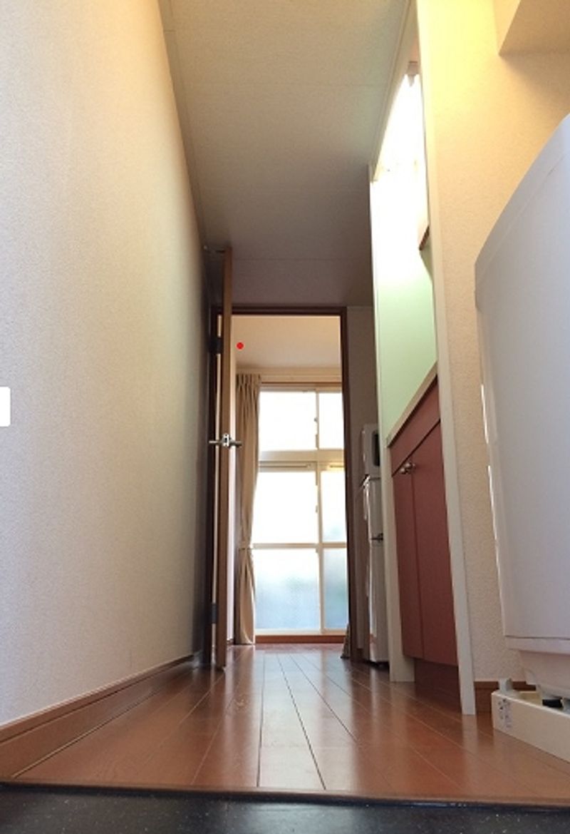 レオパレスファーレ・カサハラ 玄関