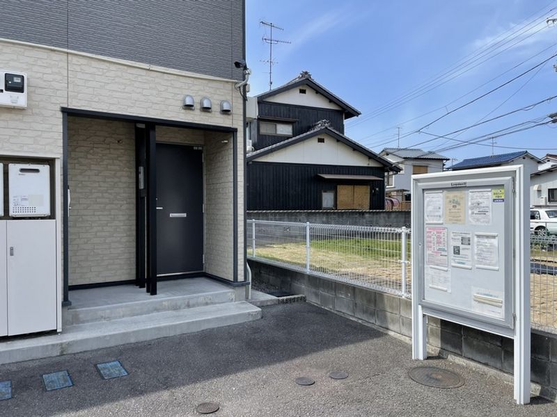 レオパレスグレーシー堀江 エントランス