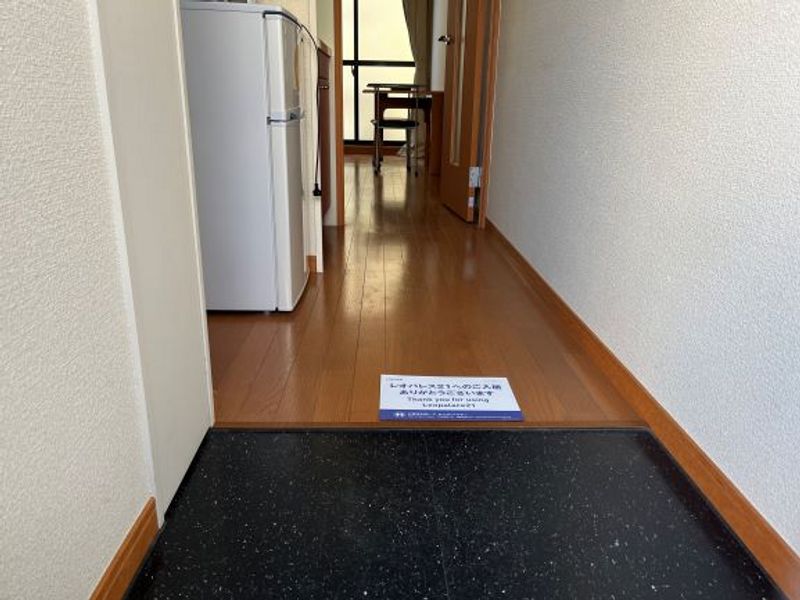 レオパレスシオン 玄関