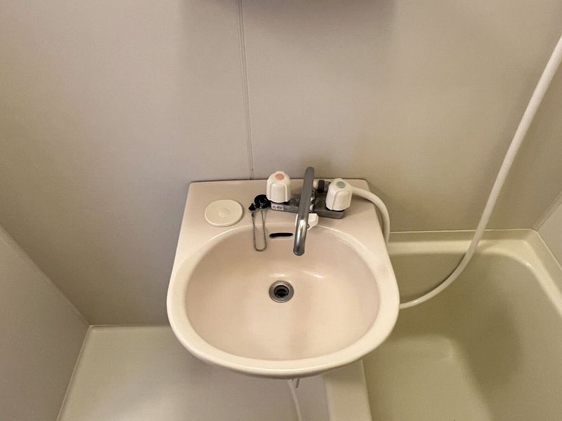 レオパレスクレストヒルズ向原 洗面台