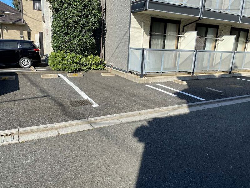 レオパレスエスペーロ 駐車場