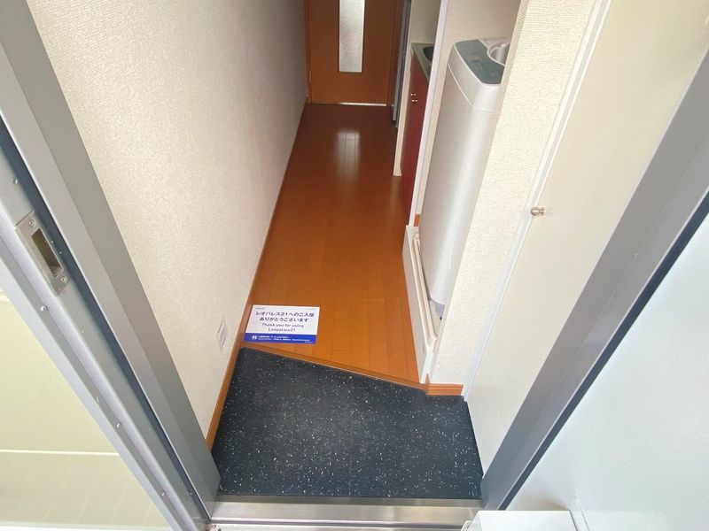 レオパレスドゥジエーム 玄関