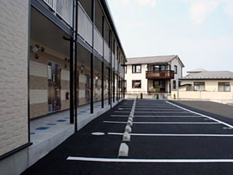 レオパレスライブ　若林 駐車場