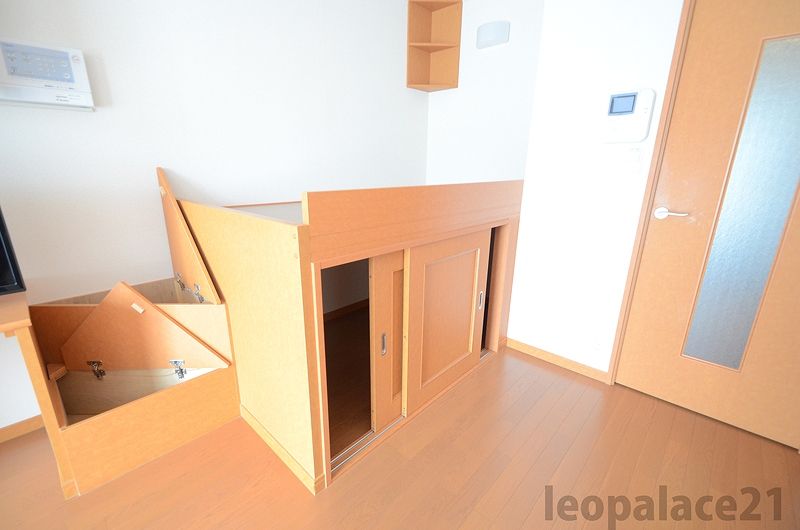 レオパレスオアシス 収納