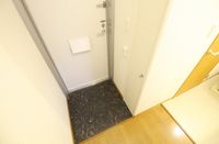 レオパレス湖城が丘 玄関