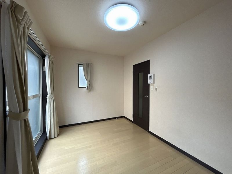 LEONEXT Brown Heights Phòng khách