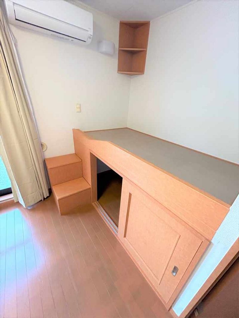 レオパレスアミティエ 居間