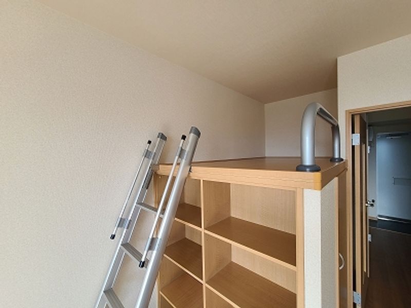 レオパレス庄内 寝室