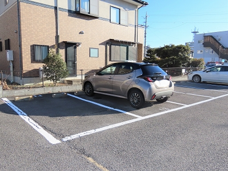 レオパレスセブンハート上田 駐車場
