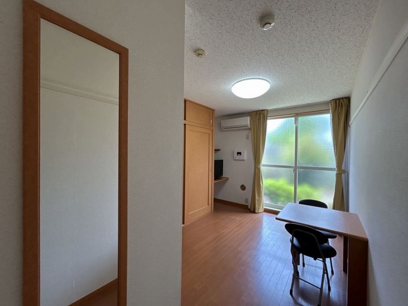 レオパレス広町 居間